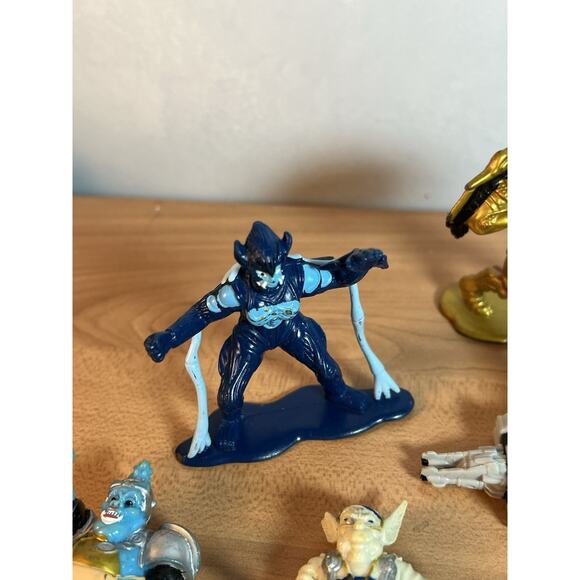 Lot Of 11 Mighty Morphin Micro Machines Vintage 1990s - Picture 8 of 13